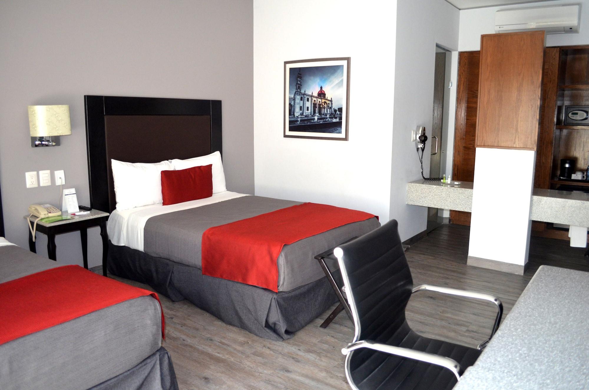 Plaza Camelinas Hotel Queretaro Bagian luar foto