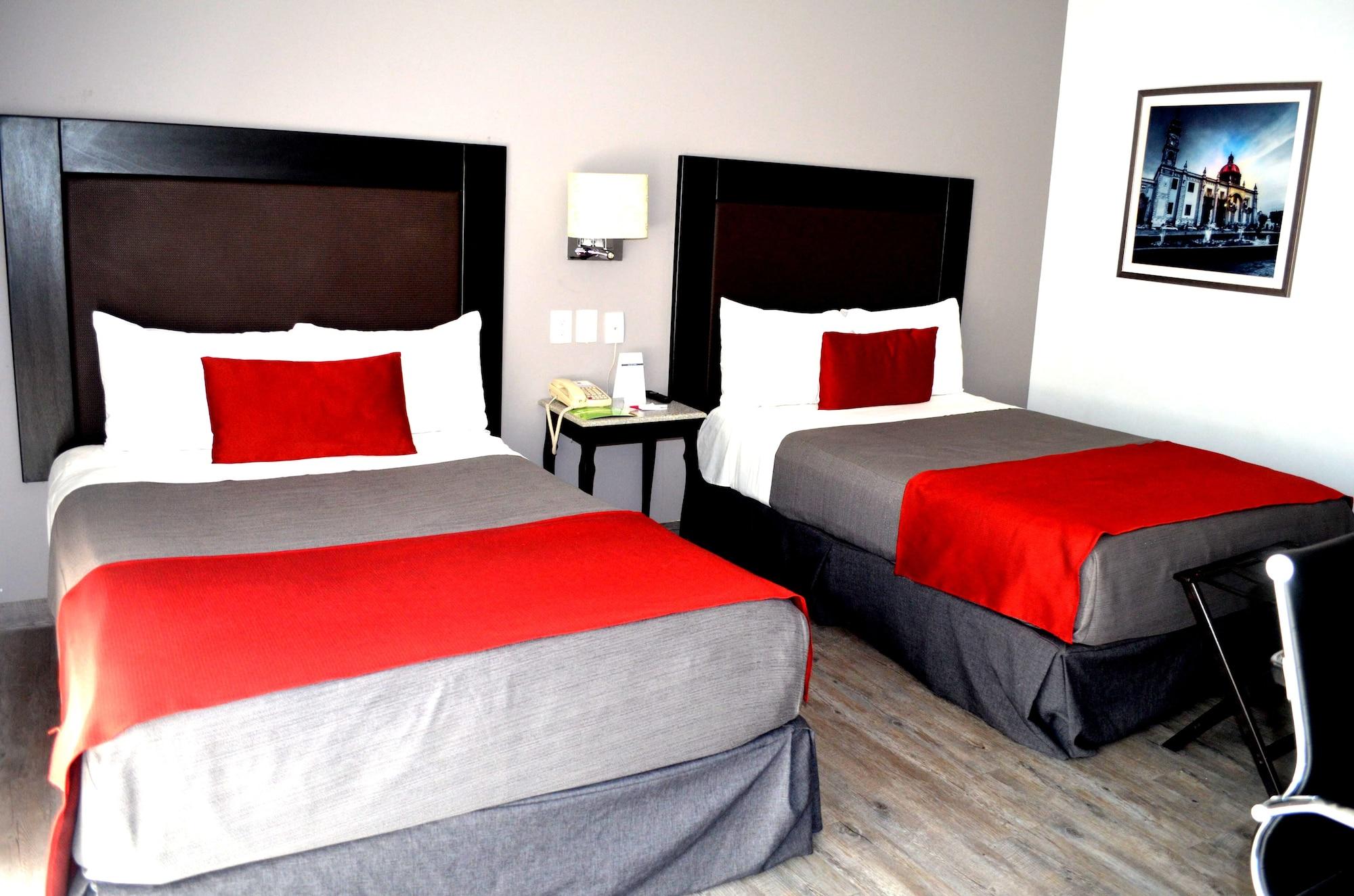 Plaza Camelinas Hotel Queretaro Bagian luar foto