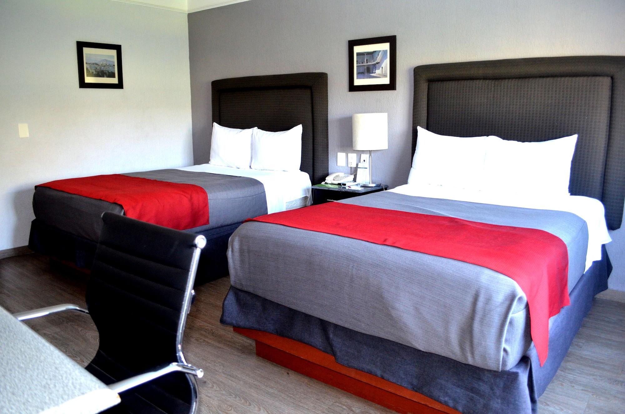 Plaza Camelinas Hotel Queretaro Bagian luar foto