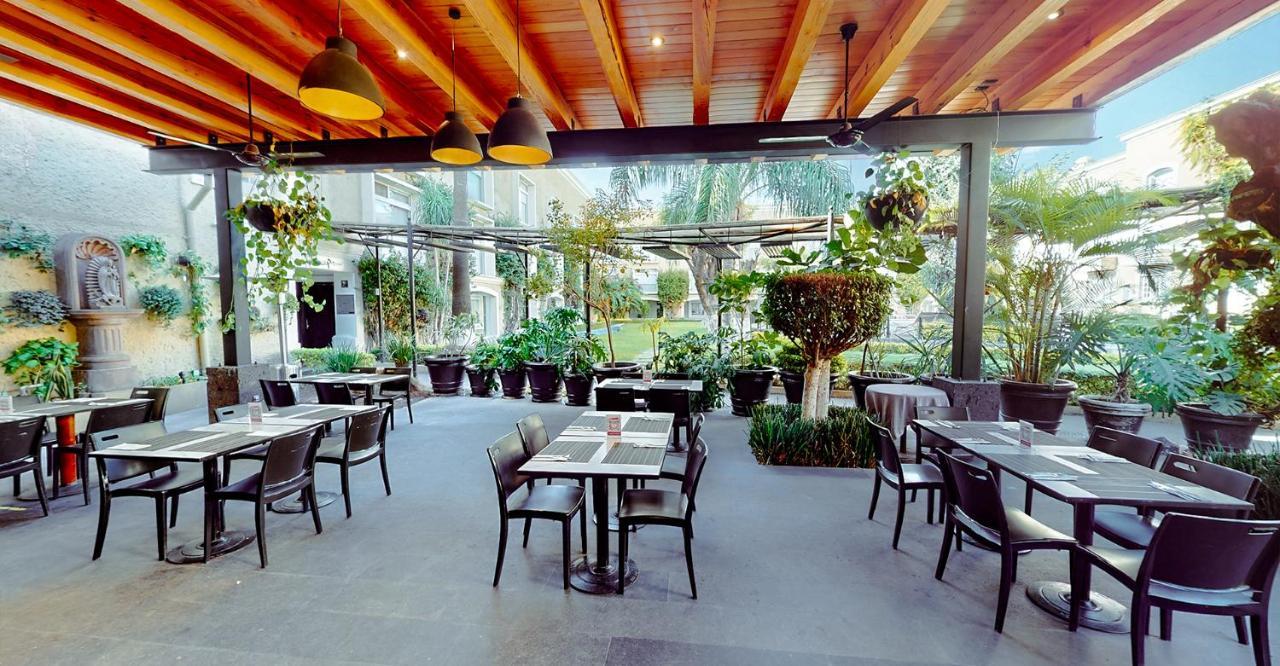 Plaza Camelinas Hotel Queretaro Bagian luar foto