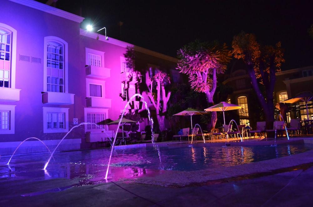 Plaza Camelinas Hotel Queretaro Bagian luar foto