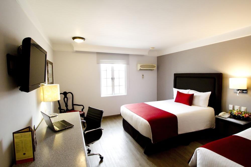 Plaza Camelinas Hotel Queretaro Bagian luar foto