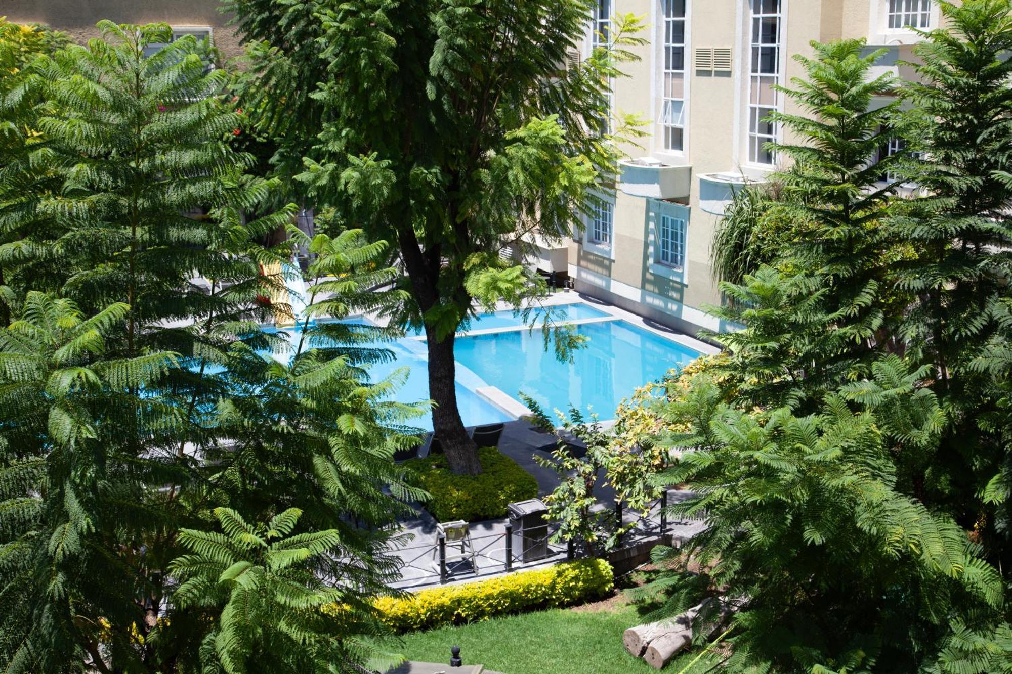 Plaza Camelinas Hotel Queretaro Bagian luar foto