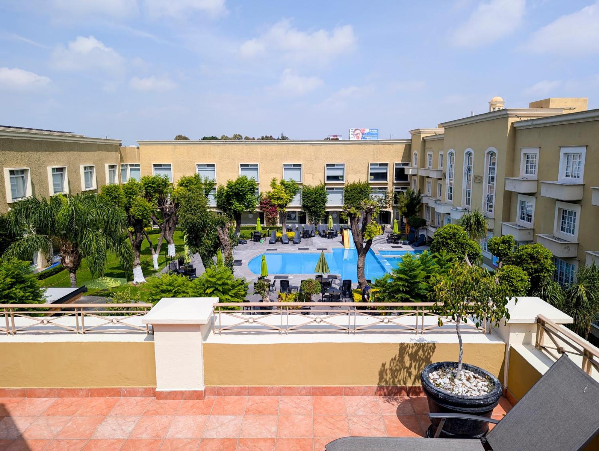 Plaza Camelinas Hotel Queretaro Bagian luar foto