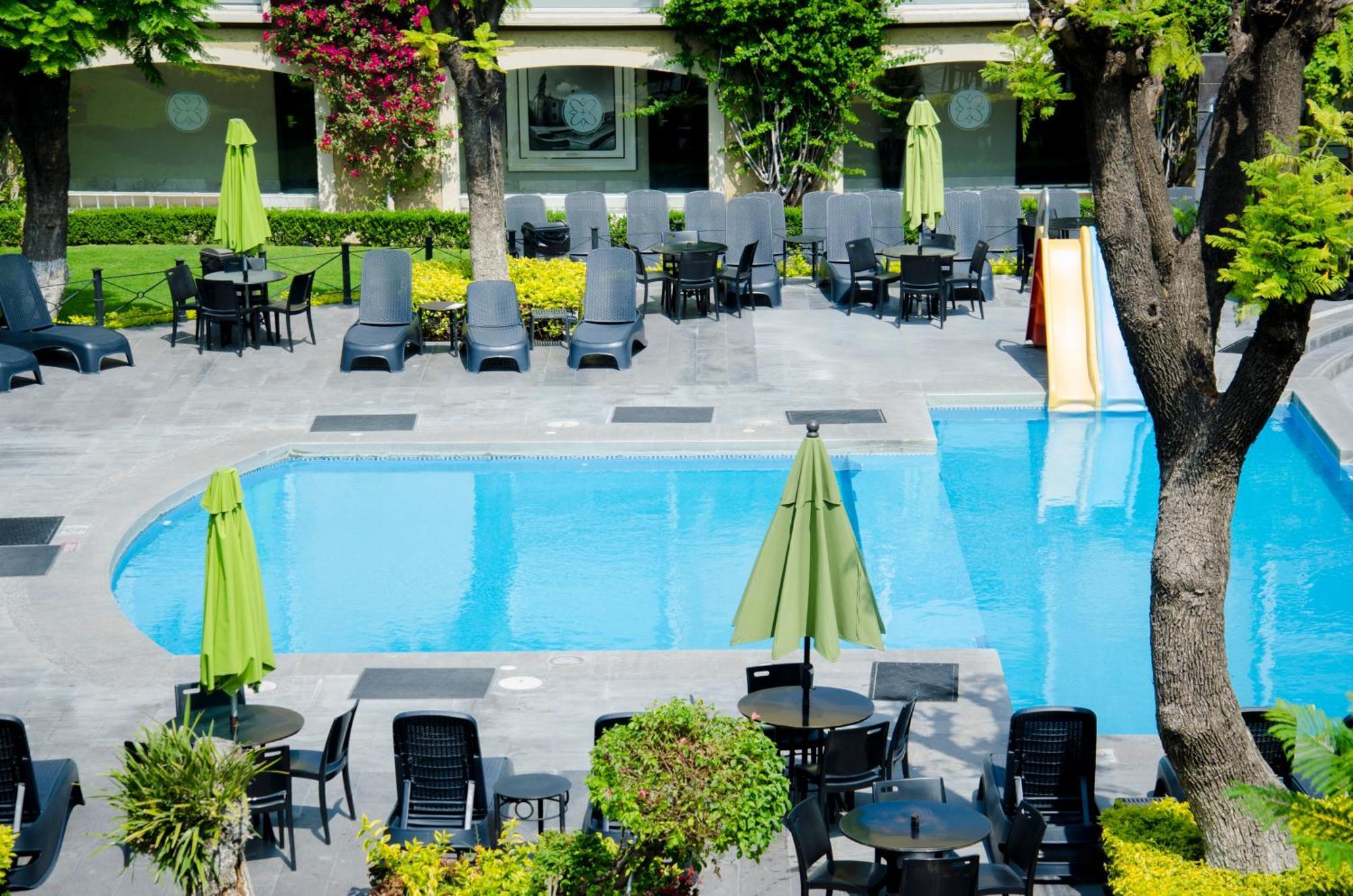 Plaza Camelinas Hotel Queretaro Bagian luar foto