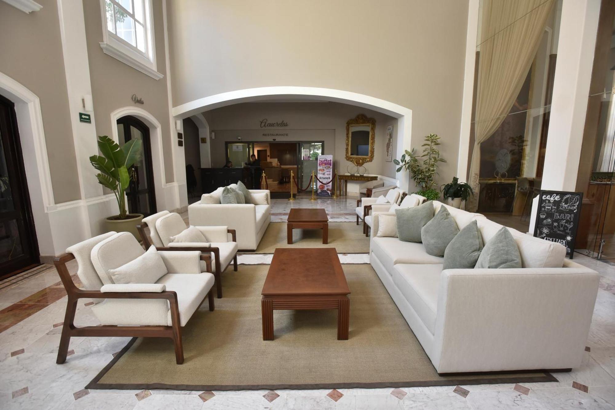 Plaza Camelinas Hotel Queretaro Bagian luar foto