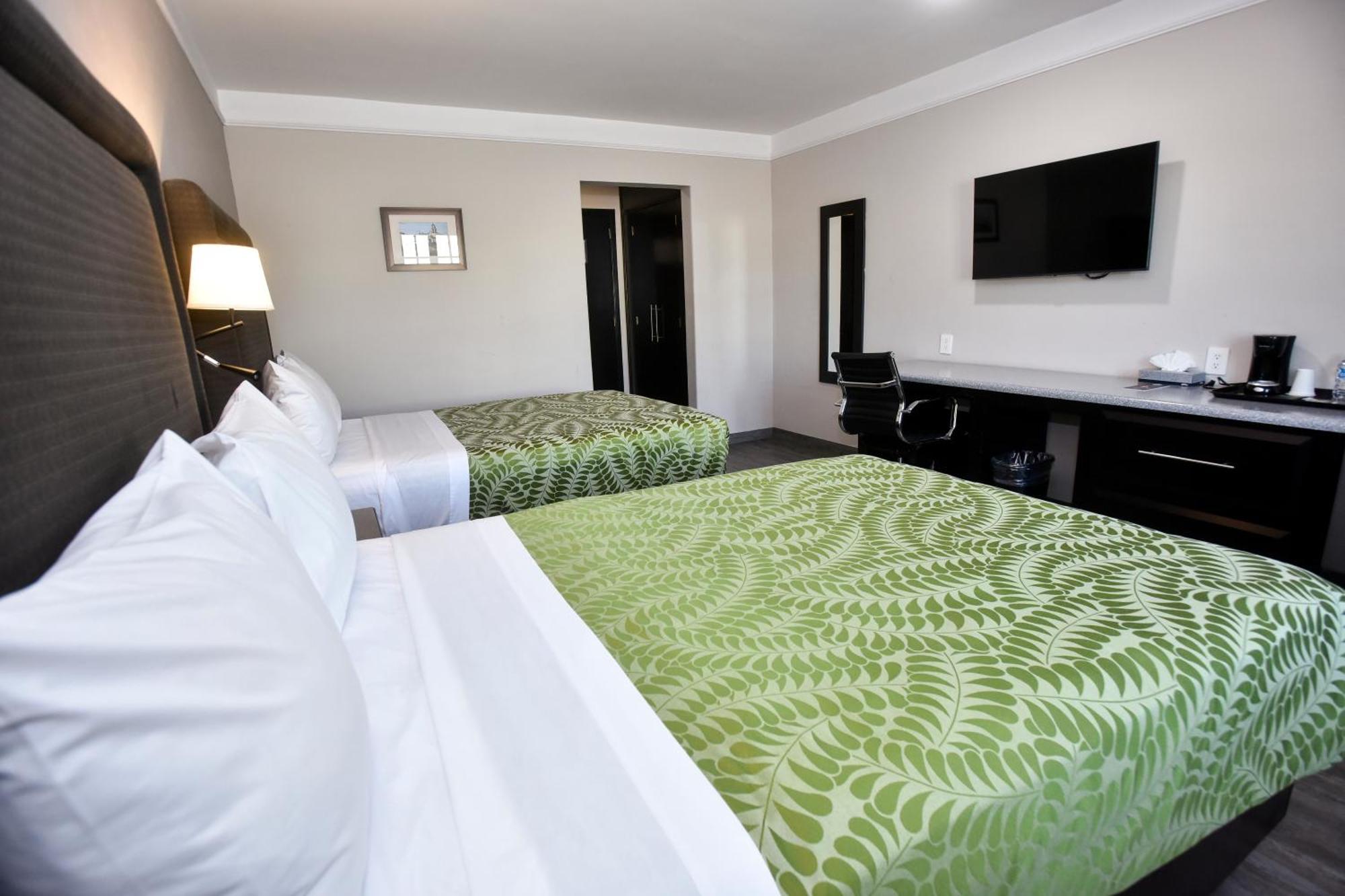 Plaza Camelinas Hotel Queretaro Bagian luar foto