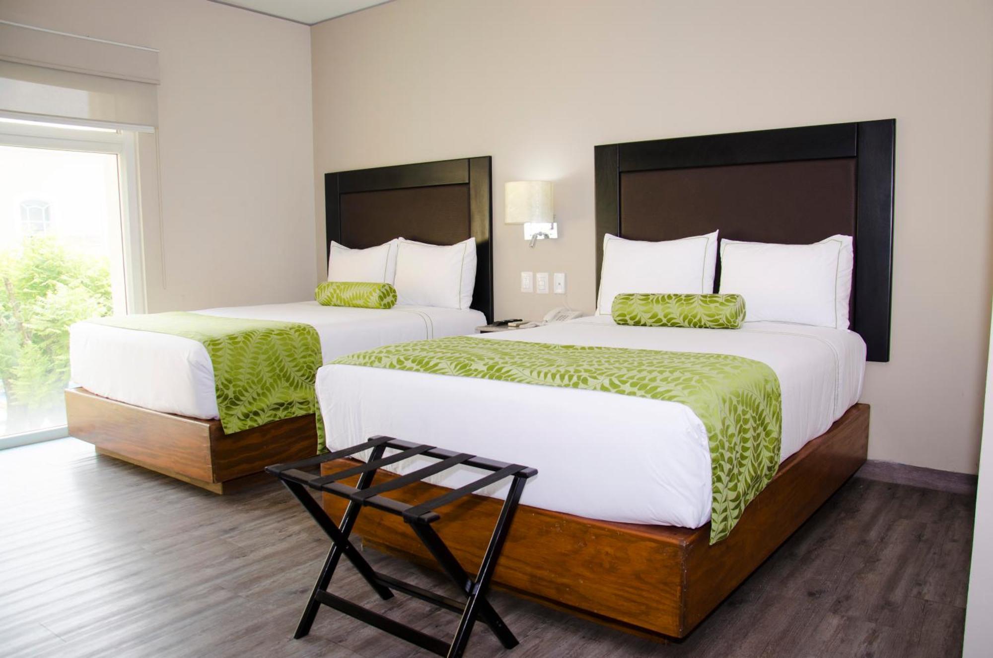 Plaza Camelinas Hotel Queretaro Bagian luar foto