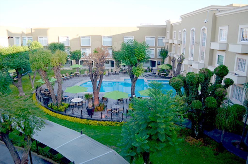 Plaza Camelinas Hotel Queretaro Bagian luar foto