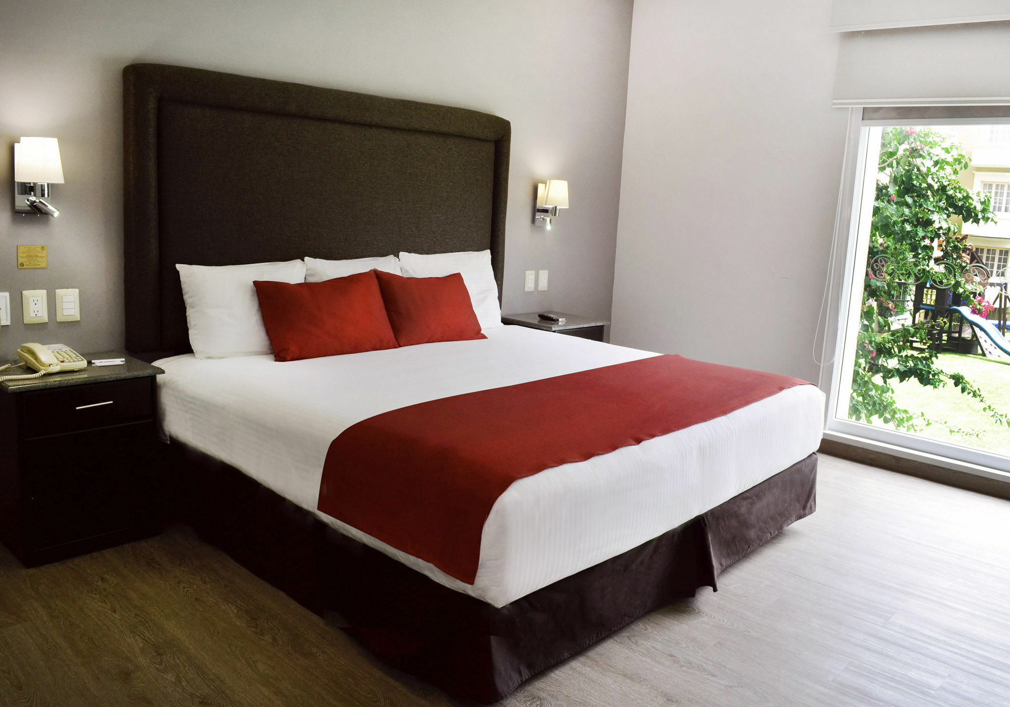 Plaza Camelinas Hotel Queretaro Bagian luar foto